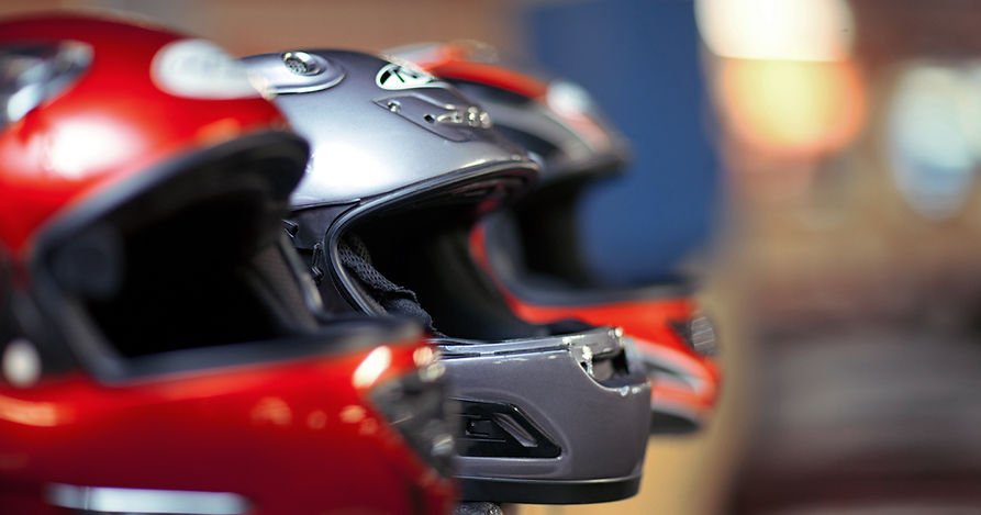 Exhibición de cascos de motocicleta